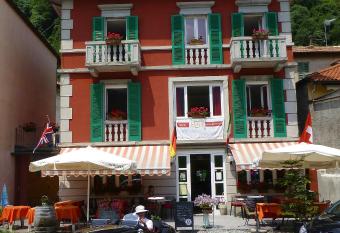 Caff   del Viaggiatore has Balcony rooms