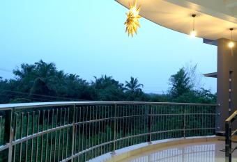 Pearl Inn allows 18 year olds to book a room