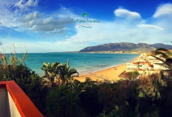 Le Palme Vacanze has Balcony rooms