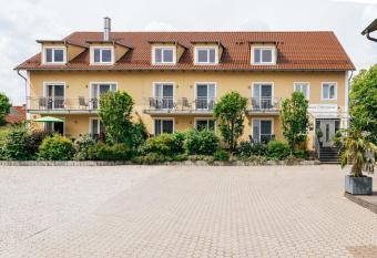 Gasthaus Hotel Ostermeier has Balcony rooms