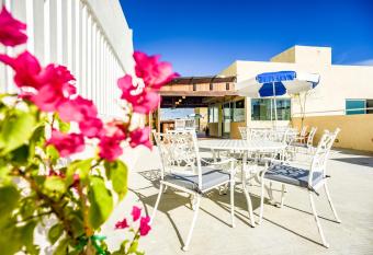 Hotel 12 BEES by Kavia allows 18 year olds to book a room