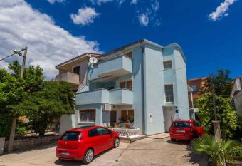 Apartments in Jadranovo 39053 has Balcony rooms