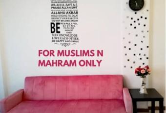 Hagia Medina Muslims Guesthouse has Balcony rooms