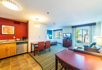 Metro Phx Downstairs Studio Sleeps 4 Ada Accessible has Balcony rooms