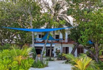 Maamadi Boutique allows 18 year olds to book a room