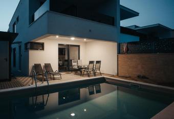 Villa Danijela has Balcony rooms