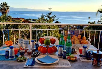 Ninfa sul Mare Apartments - A 50 Mt dal Mare has Balcony rooms