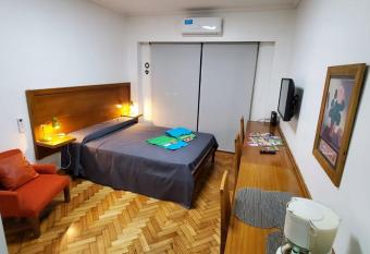 BUENOS AIRES EXPERIENCE - Av Corrientes - Obelisco allows 18 year olds to book a room
