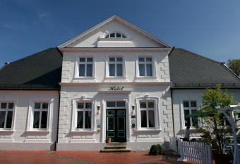 Ringhotel Residenz Wittmund allows 18 year olds to book a room