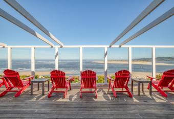 Cliff House - Waldport has Balcony rooms