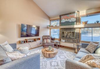 Quelah 21 has Balcony rooms