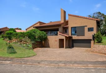 San Lameer Villa 14321 - Five bedroom Deluxe - 10 pax - San Lameer Rental Agency has Balcony rooms