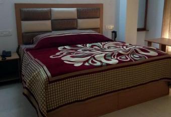 Hotel Marc Mall Road Shimla - Family Friendly & Parking - A Four Star Luxury Hotel Mountain View has Balcony rooms