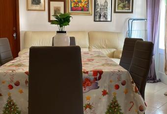 Guest House Malaguzzi has Balcony rooms