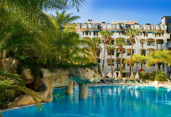 Guadalpin Residences has Balcony rooms