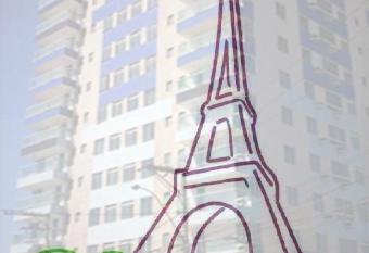 Champs Dumont Apart Hotel allows 18 year olds to book a room