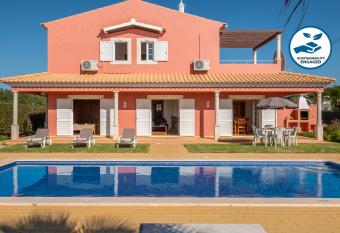 Villa Sunrise by Algarve Vacation allows 18 year olds to book a room