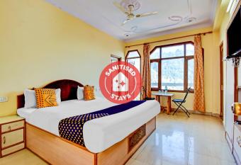 OYO Kanha Palace allows 18 year olds to book a room