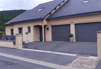 Gite Vall  e et Semoy has Balcony rooms