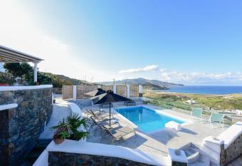 Ftelia Beach Paradise - Villa Irina s Oasis allows 18 year olds to book a room