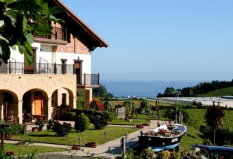 Usotegi has Balcony rooms