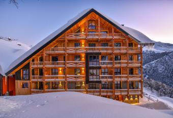 Chalet Everest - Luxury Apartments has Balcony rooms