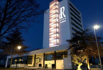 Hotel de Rousch allows 18 year olds to book a room