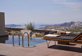 Apikia Santorini allows 18 year olds to book a room