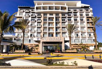 Varali Grand Hotel has Balcony rooms