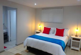 The Lantern Guesthouse has Balcony rooms