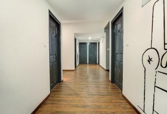 Super OYO Townhouse 387 Mumfordganj - High Court Prayagraj allows 18 year olds to book a room