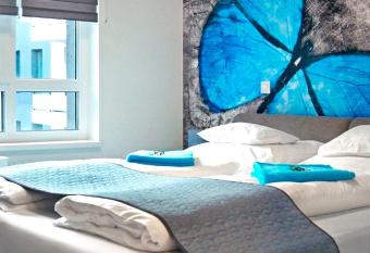 Victoria Apartman allows 18 year olds to book a room