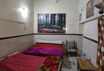 Gulshan Villa has Balcony rooms