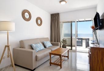 Callao Beach 3 has Balcony rooms