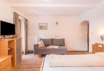 Apartment Euringer Villa Erna has Balcony rooms