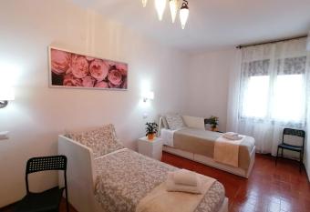 Casa Doina Airport has Balcony rooms