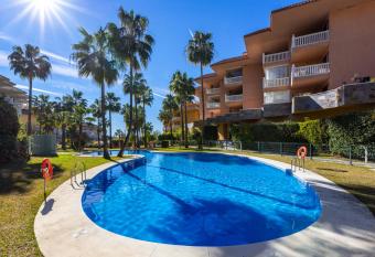 Holiday home Reserva del Higueron has Balcony rooms