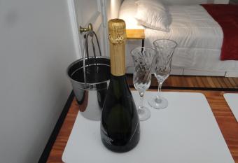 Lavalle Studio Buenos Aires has rooms with a private hot tub