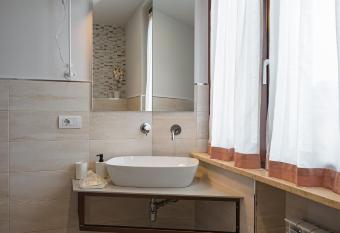 Beautiful Assisi Suite has rooms with a private hot tub