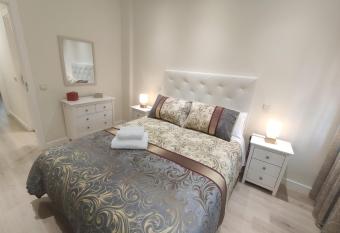 Apartamento Rosa Park allows 18 year olds to book a room