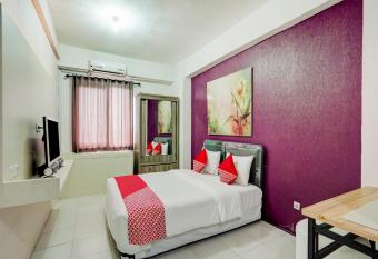 OYO Flagship 90087 Apartment Menara Rungkut 2 allows 18 year olds to book a room