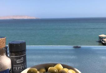 Paracas top tower beach front has Balcony rooms