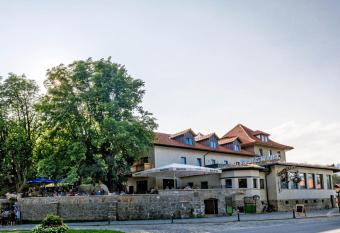 Bergwirt Hotel & Gasthof has Balcony rooms