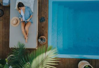 SU CASA villa has rooms with a private hot tub