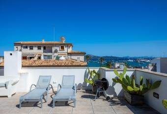 Can Fiol ii has Balcony rooms