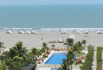 morros luxury beach has rooms with a private hot tub