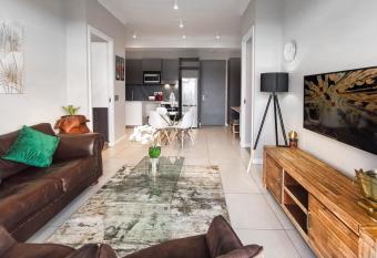 Menlyn Residence - Luxury 2 Bedroom Apartment allows 18 year olds to book a room