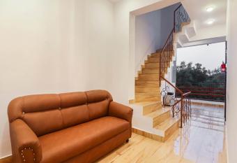 OYO Royal Inn Near Phoenix United Lucknow allows 18 year olds to book a room