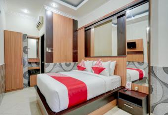 OYO 90131 Liberty Guest House allows 18 year olds to book a room