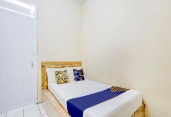 SPOT ON 90156 Hotel Ramayana allows 18 year olds to book a room